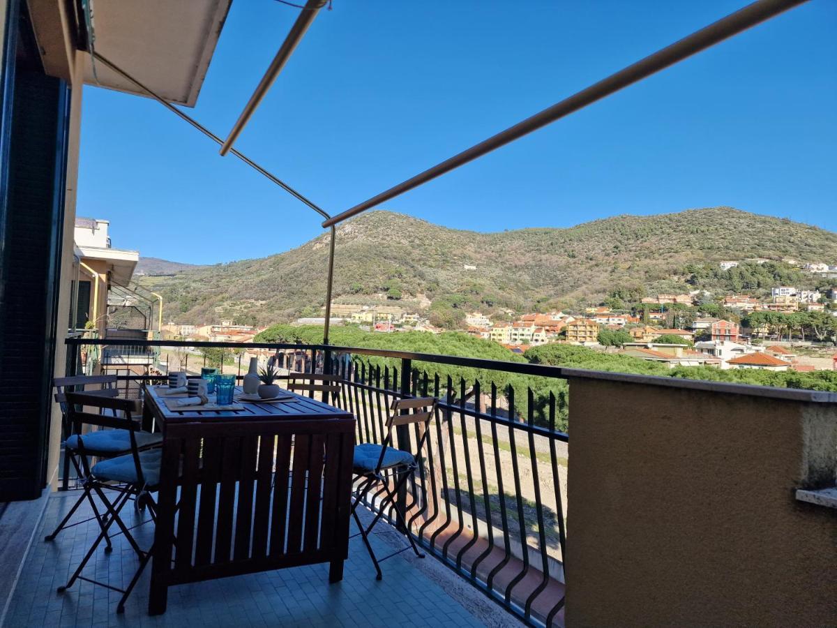 650 Metri Dal Mare - Wifi - Terrazzo - Piscina - A/C Appartamento Pietra Ligure Esterno foto