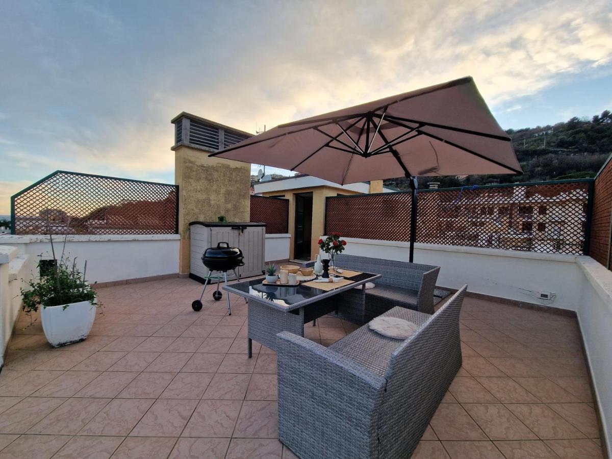 650 Metri Dal Mare - Wifi - Terrazzo - Piscina - A/C Appartamento Pietra Ligure Esterno foto