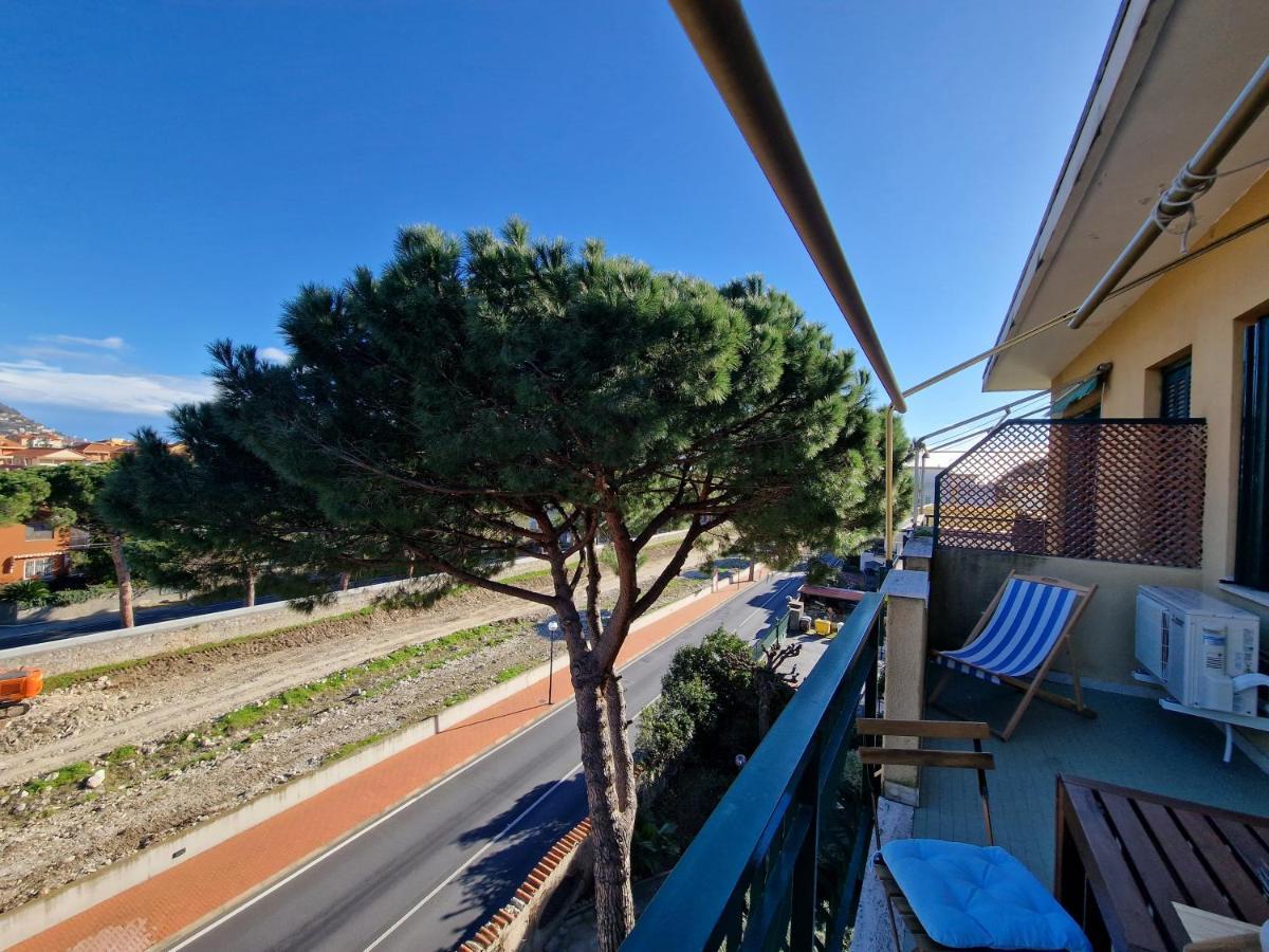 650 Metri Dal Mare - Wifi - Terrazzo - Piscina - A/C Appartamento Pietra Ligure Esterno foto